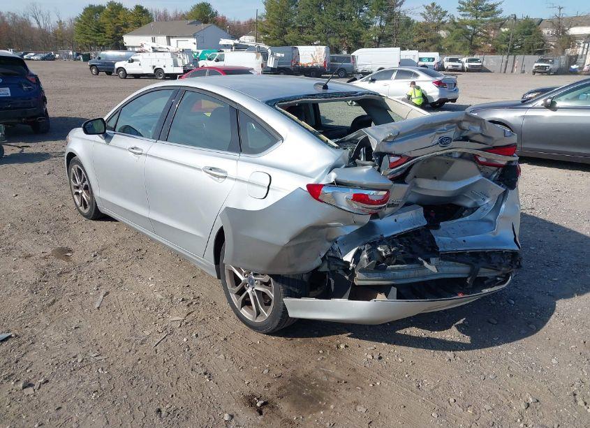 Photo 3 of 2017 Ford Fusion SE (VIN 3FA6P0HDXHR166105)
