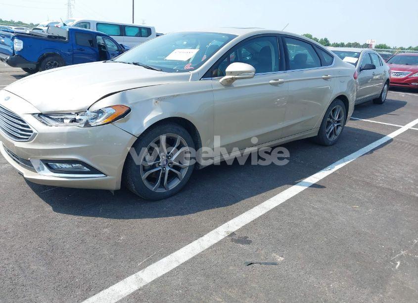 Photo 2 of 2017 Ford Fusion SE (VIN 3FA6P0HDXHR166864)