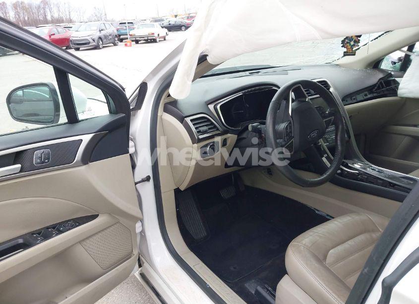 Photo 5 of 2017 Ford Fusion SE (VIN 3FA6P0HDXHR178108)