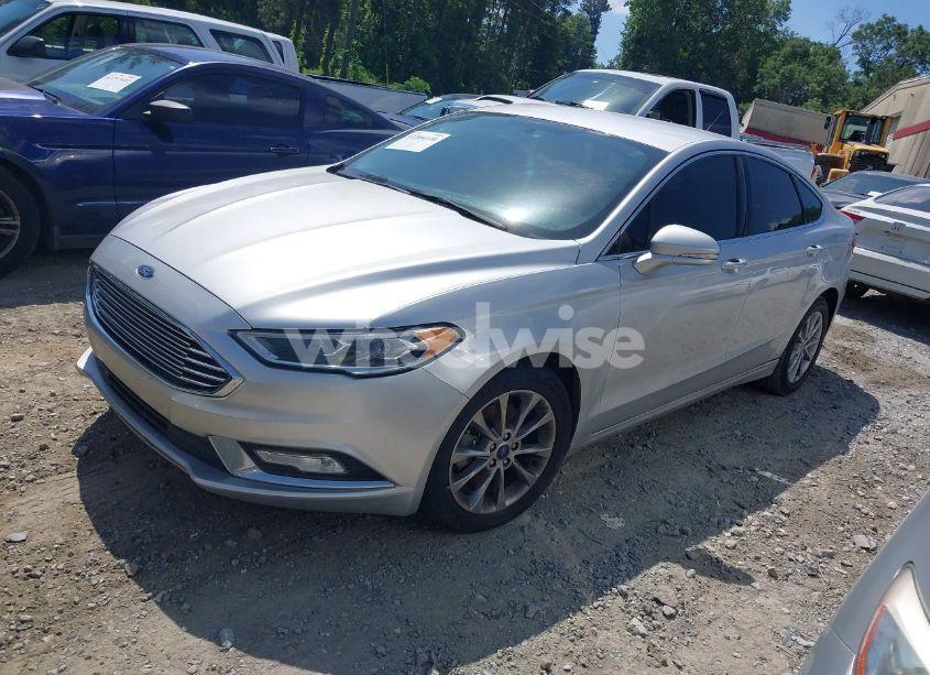 Photo 2 of 2017 Ford Fusion SE (VIN 3FA6P0HDXHR238713)