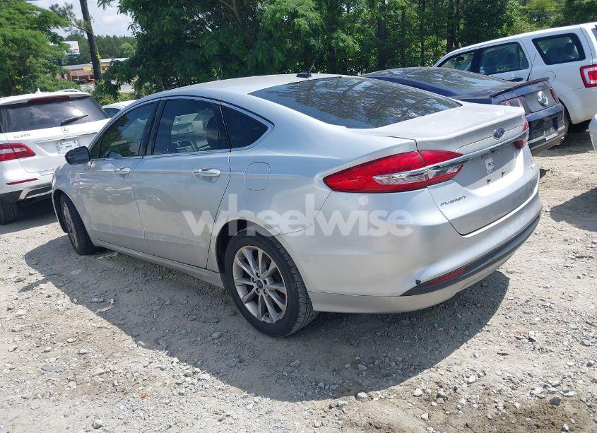 Photo 3 of 2017 Ford Fusion SE (VIN 3FA6P0HDXHR238713)