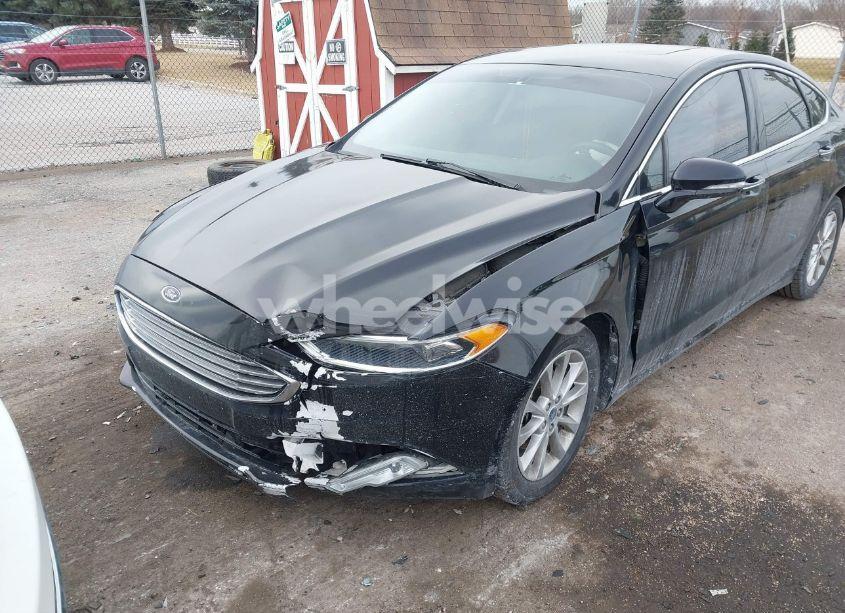 Photo 2 of 2017 Ford Fusion SE (VIN 3FA6P0HDXHR249629)