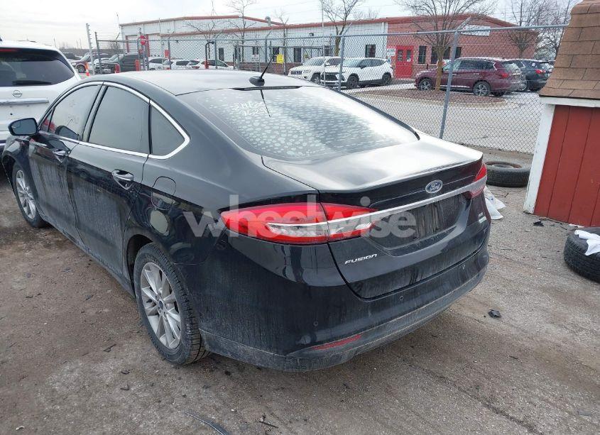 Photo 3 of 2017 Ford Fusion SE (VIN 3FA6P0HDXHR249629)
