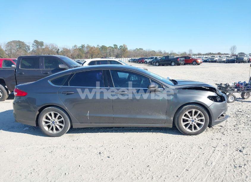 Photo 13 of 2017 Ford Fusion SE (VIN 3FA6P0HDXHR250165)