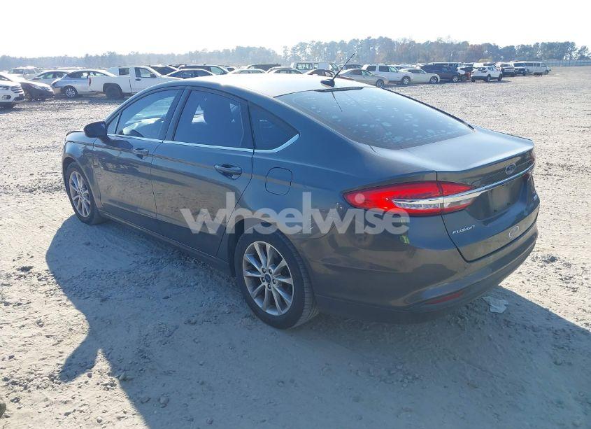 Photo 3 of 2017 Ford Fusion SE (VIN 3FA6P0HDXHR250165)