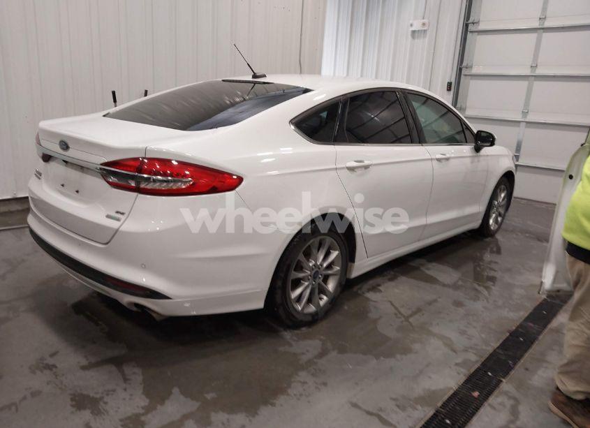 Photo 4 of 2017 Ford Fusion SE (VIN 3FA6P0HDXHR293078)