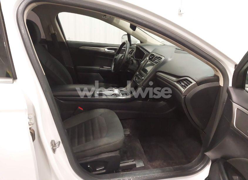 Photo 5 of 2017 Ford Fusion SE (VIN 3FA6P0HDXHR293078)