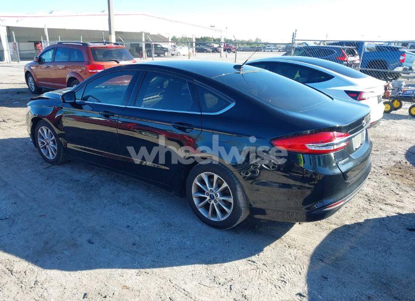 Photo 3 of 2017 Ford Fusion SE (VIN 3FA6P0HDXHR298216)