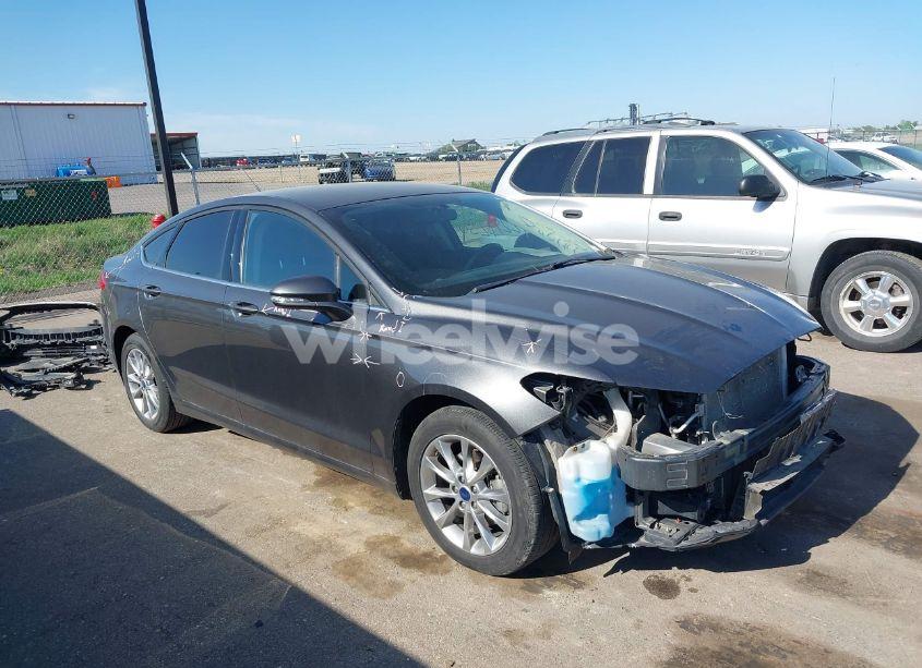 2017 Ford Fusion SE (VIN 3FA6P0HDXHR299320) main photo