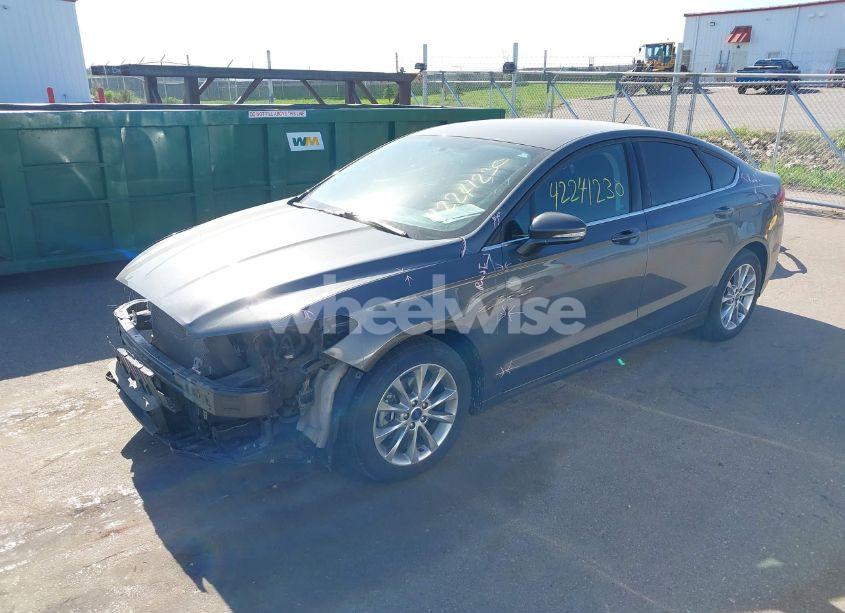 Photo 2 of 2017 Ford Fusion SE (VIN 3FA6P0HDXHR299320)