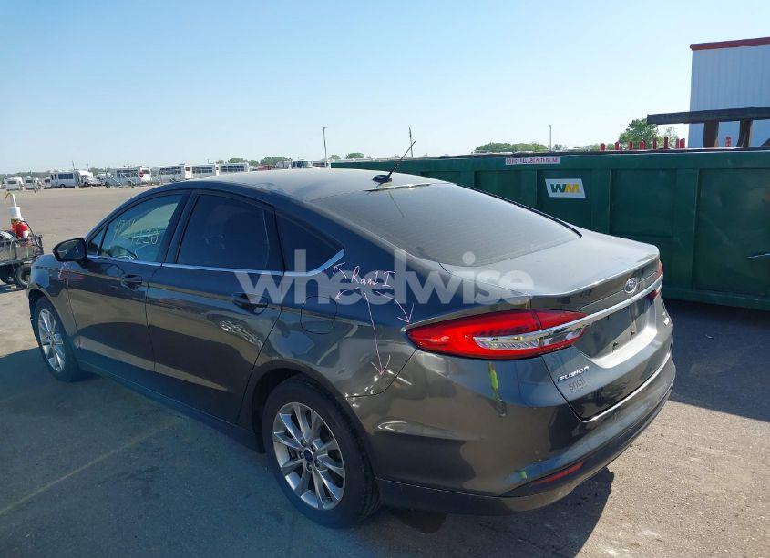 Photo 3 of 2017 Ford Fusion SE (VIN 3FA6P0HDXHR299320)