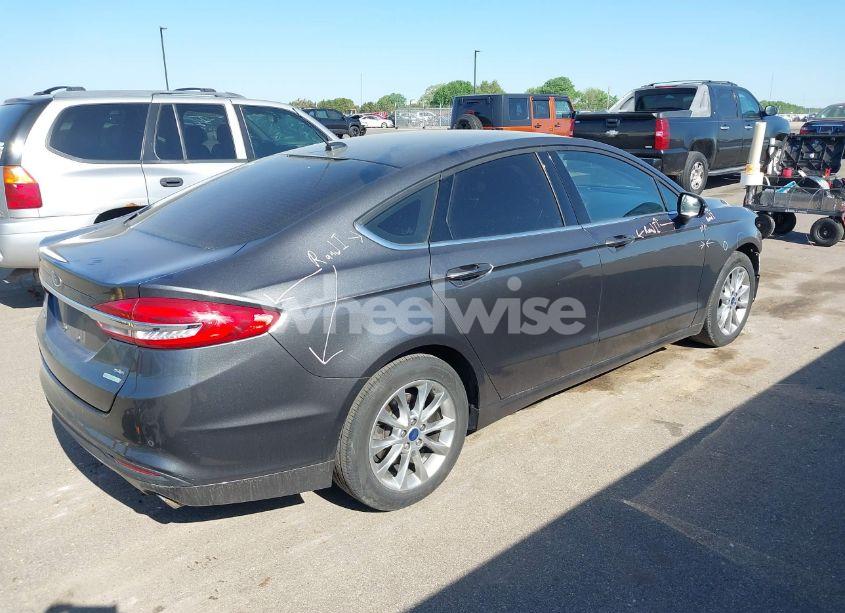 Photo 4 of 2017 Ford Fusion SE (VIN 3FA6P0HDXHR299320)