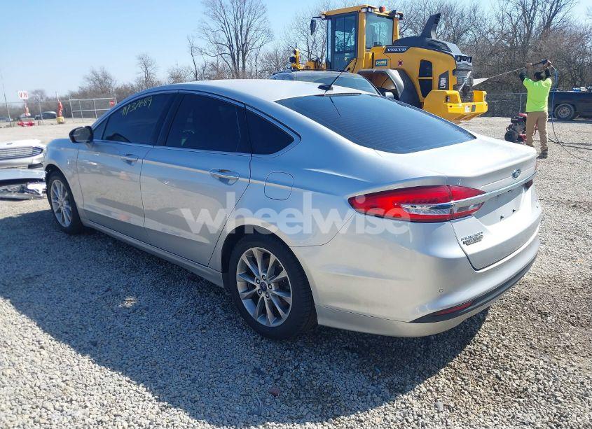 Photo 3 of 2017 Ford Fusion SE (VIN 3FA6P0HDXHR340836)