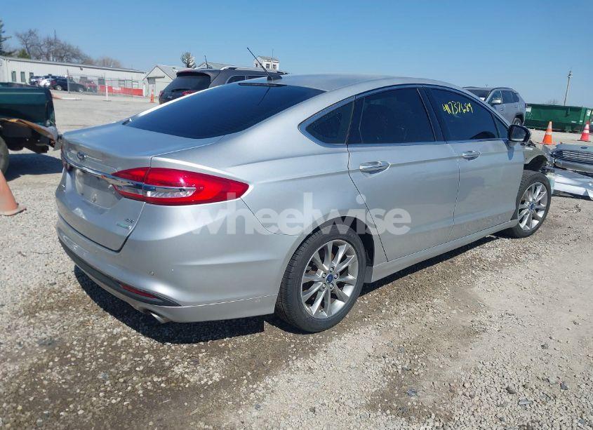 Photo 4 of 2017 Ford Fusion SE (VIN 3FA6P0HDXHR340836)