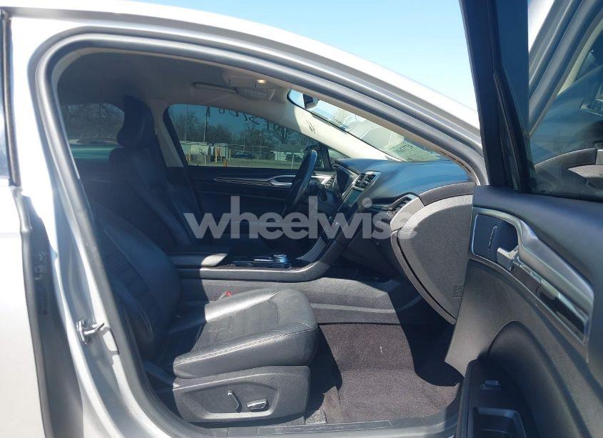 Photo 5 of 2017 Ford Fusion SE (VIN 3FA6P0HDXHR340836)