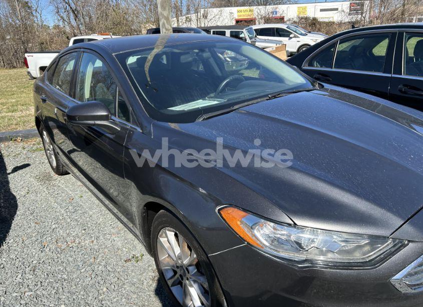 2017 Ford Fusion (VIN 3FA6P0HDXHR363257) main photo