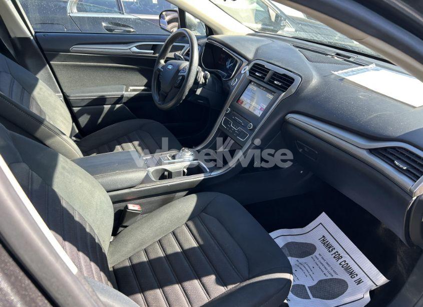 Photo 5 of 2017 Ford Fusion (VIN 3FA6P0HDXHR363257)