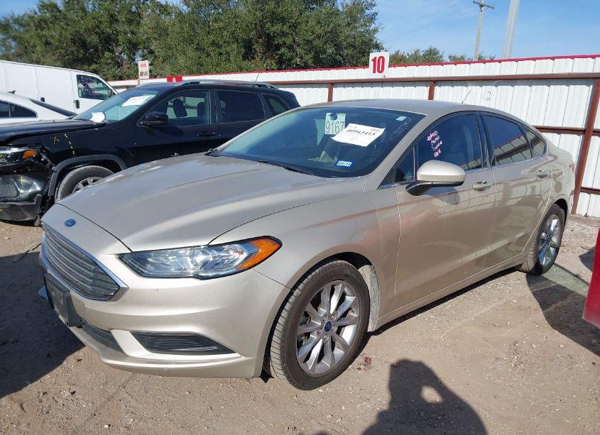 Photo 2 of 2017 Ford Fusion SE (VIN 3FA6P0HDXHR367230)