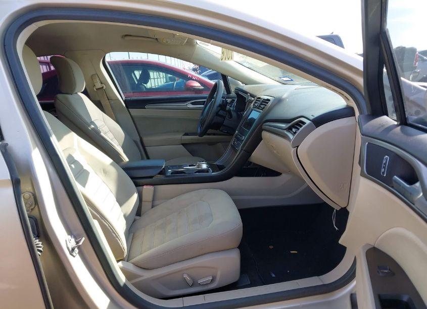 Photo 5 of 2017 Ford Fusion SE (VIN 3FA6P0HDXHR367230)