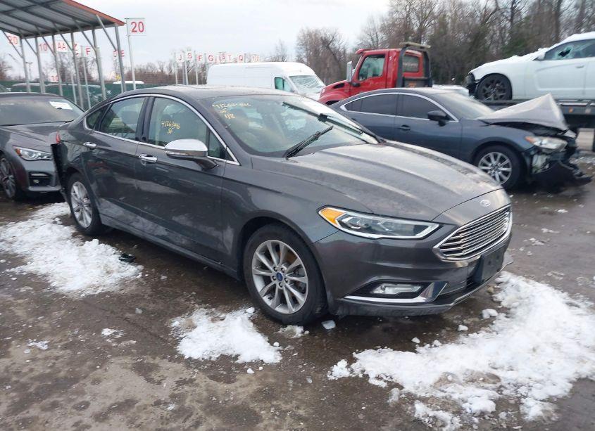 2017 Ford Fusion SE (VIN 3FA6P0HDXHR390779) main photo
