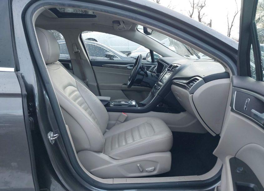 Photo 5 of 2017 Ford Fusion SE (VIN 3FA6P0HDXHR390779)