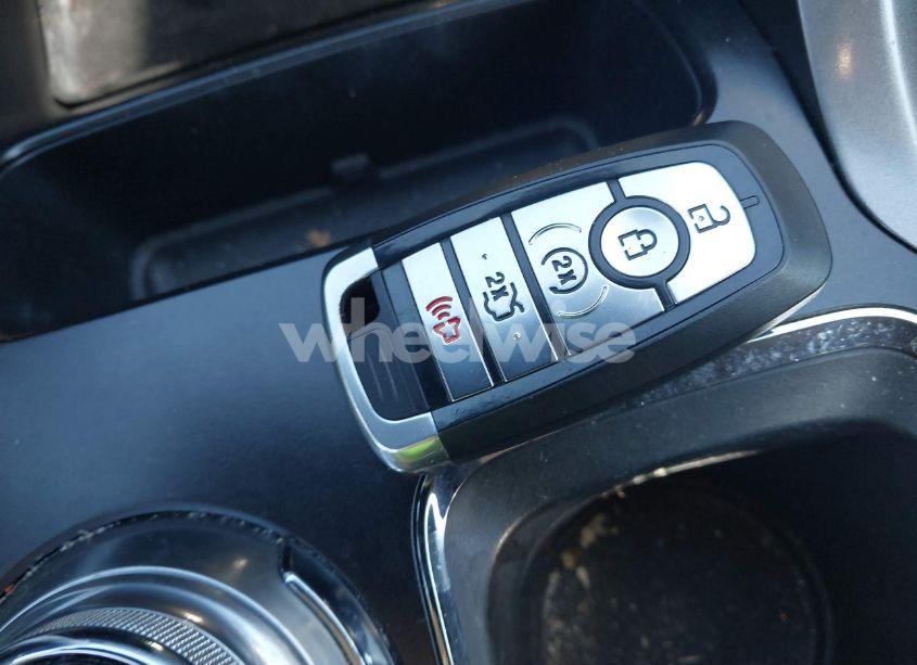 Photo 11 of 2017 Ford Fusion SE (VIN 3FA6P0HDXHR401988)