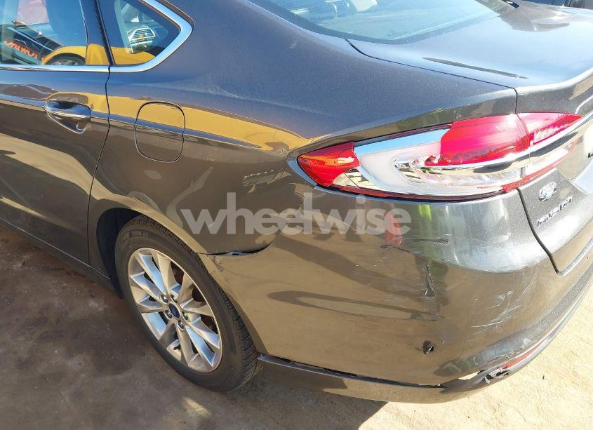 Photo 17 of 2017 Ford Fusion SE (VIN 3FA6P0HDXHR401988)