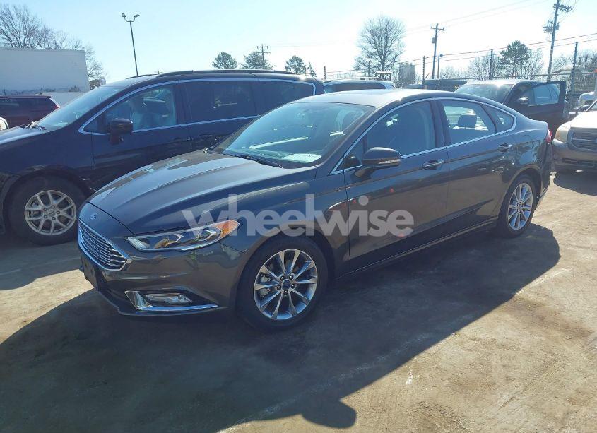 Photo 2 of 2017 Ford Fusion SE (VIN 3FA6P0HDXHR401988)