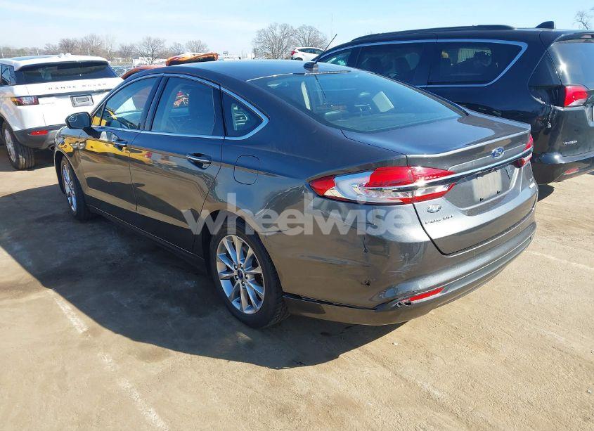 Photo 3 of 2017 Ford Fusion SE (VIN 3FA6P0HDXHR401988)
