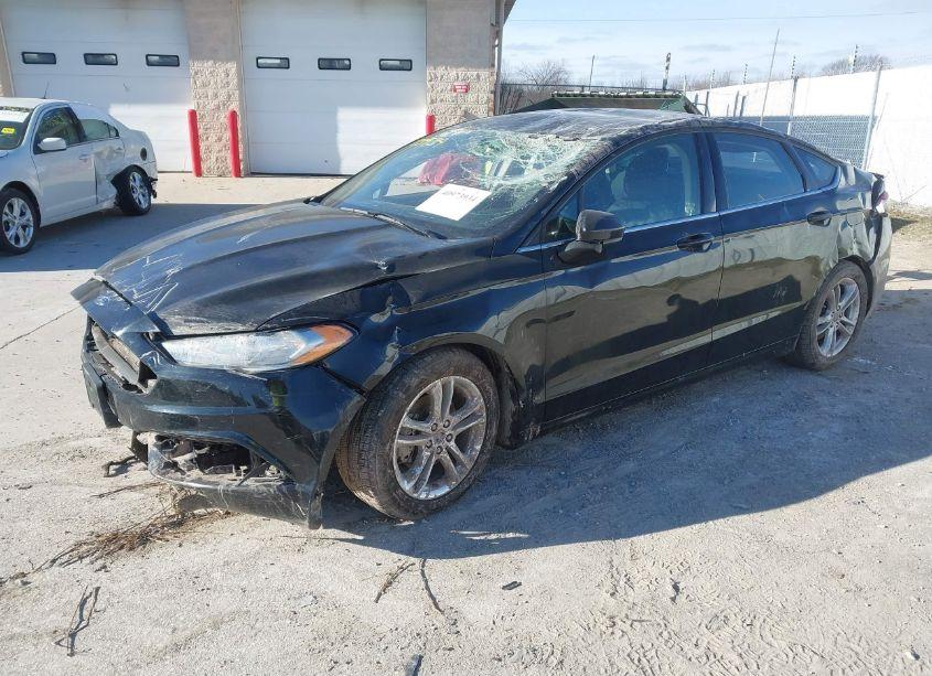 Photo 2 of 2018 Ford Fusion SE (VIN 3FA6P0HDXJR149651)