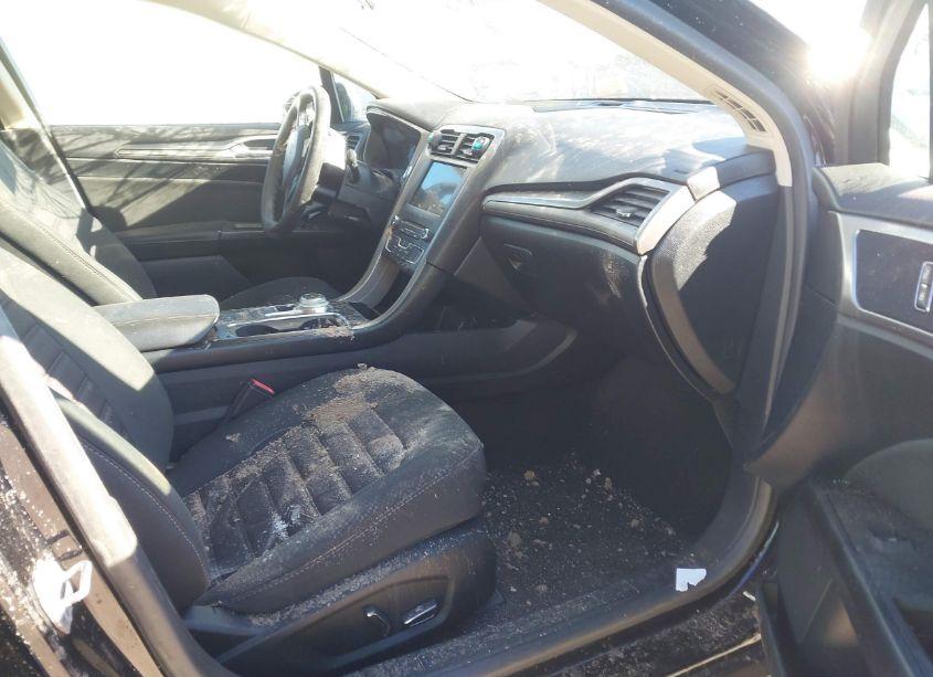 Photo 5 of 2018 Ford Fusion SE (VIN 3FA6P0HDXJR149651)