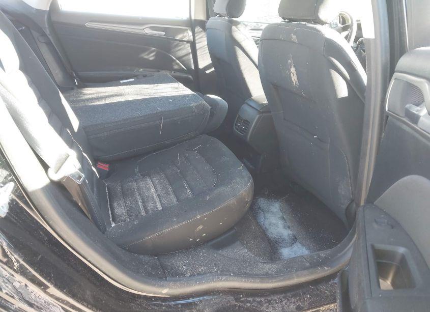 Photo 8 of 2018 Ford Fusion SE (VIN 3FA6P0HDXJR149651)