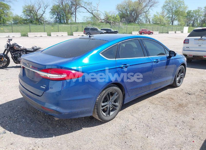 Photo 4 of 2018 Ford Fusion SE (VIN 3FA6P0HDXJR167017)