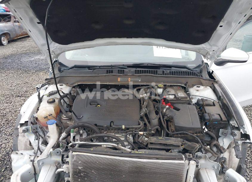 Photo 10 of 2018 Ford Fusion SE (VIN 3FA6P0HDXJR187798)