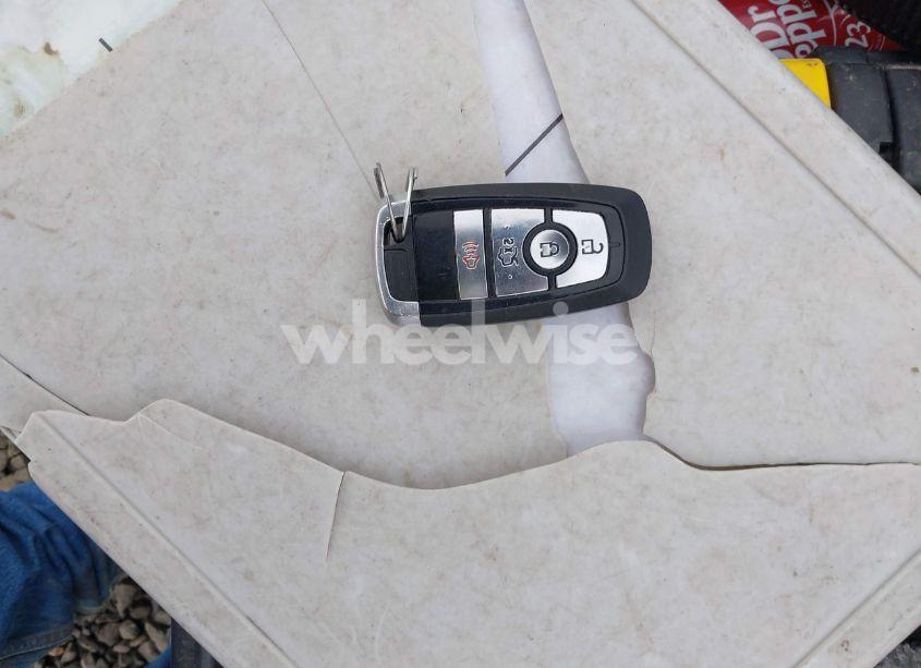 Photo 11 of 2018 Ford Fusion SE (VIN 3FA6P0HDXJR187798)