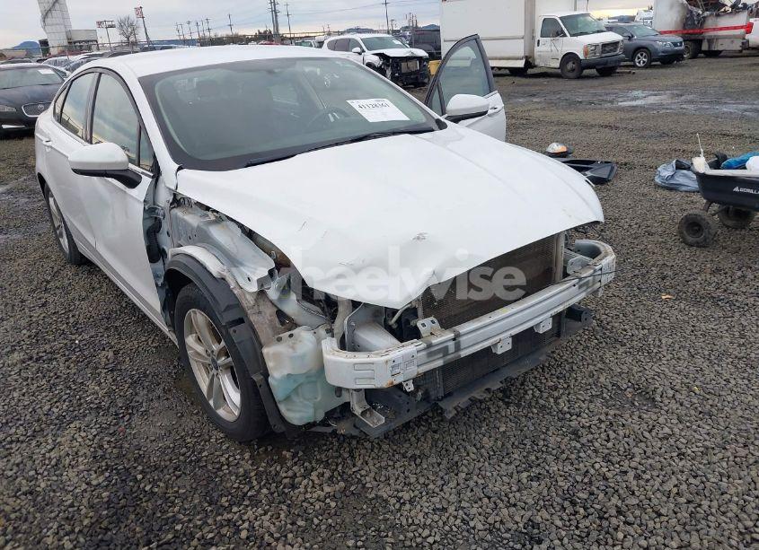 Photo 6 of 2018 Ford Fusion SE (VIN 3FA6P0HDXJR187798)