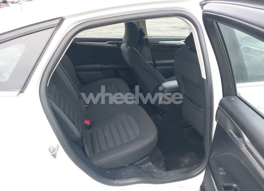 Photo 8 of 2018 Ford Fusion SE (VIN 3FA6P0HDXJR187798)