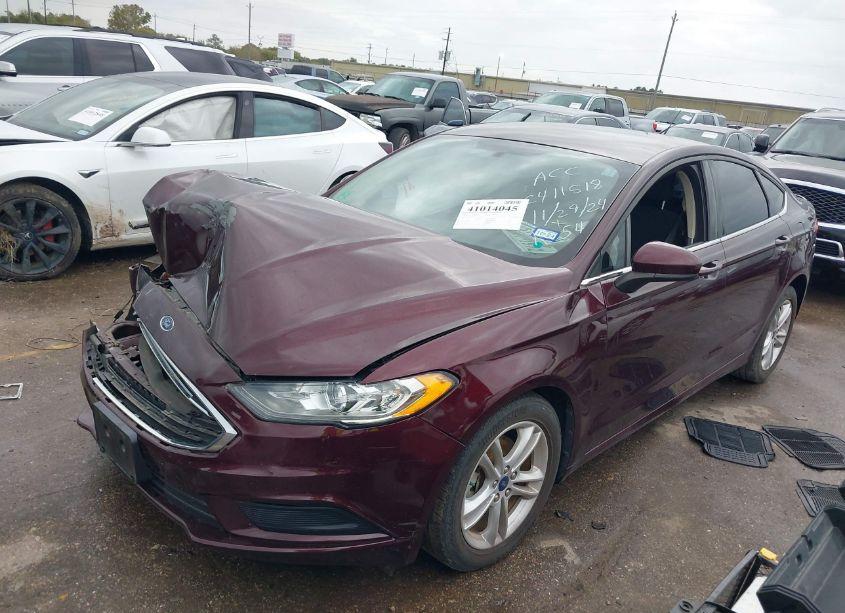 Photo 2 of 2018 Ford Fusion SE (VIN 3FA6P0HDXJR231511)