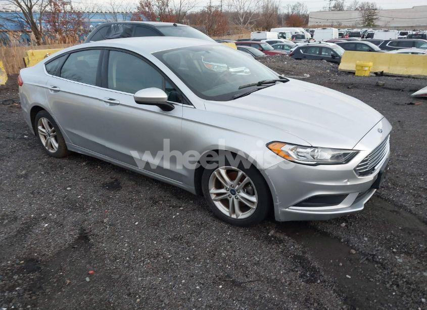 2018 Ford Fusion SE (VIN 3FA6P0HDXJR237504) main photo