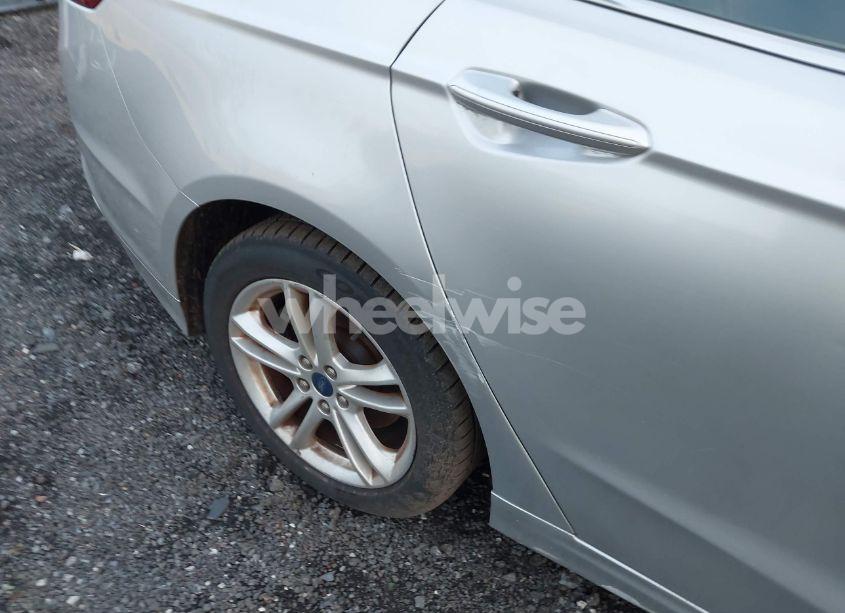 Photo 18 of 2018 Ford Fusion SE (VIN 3FA6P0HDXJR237504)