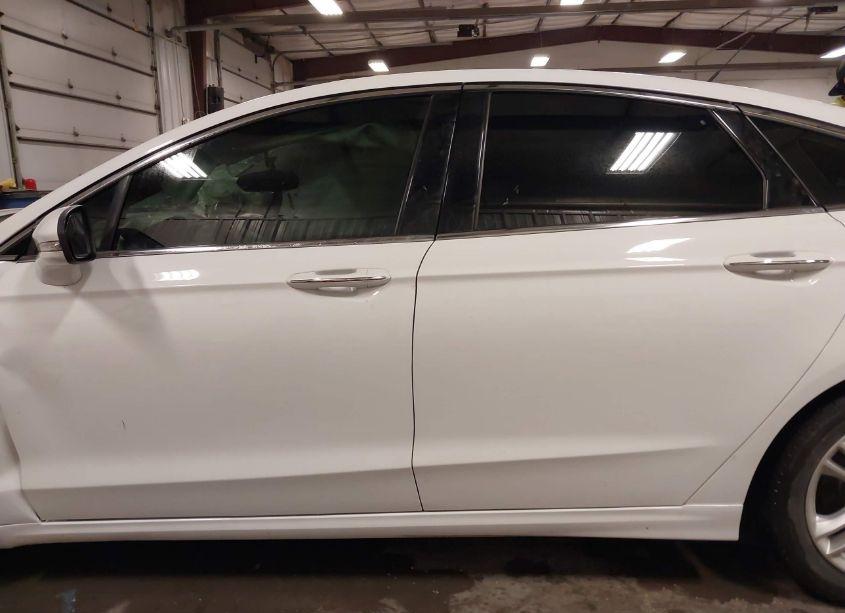 Photo 15 of 2018 Ford Fusion SE (VIN 3FA6P0HDXJR256862)