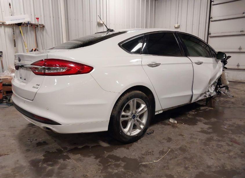 Photo 4 of 2018 Ford Fusion SE (VIN 3FA6P0HDXJR256862)