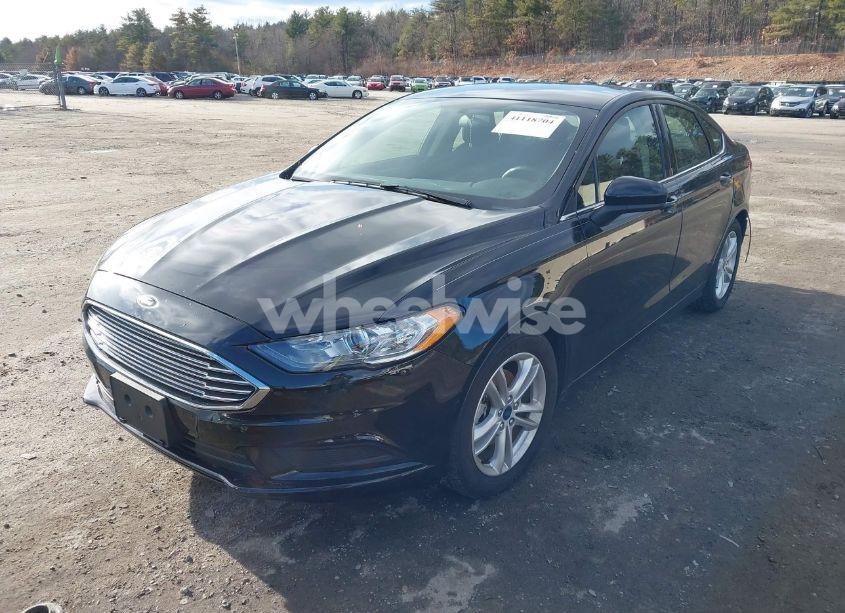 Photo 2 of 2018 Ford Fusion SE (VIN 3FA6P0HDXJR264282)