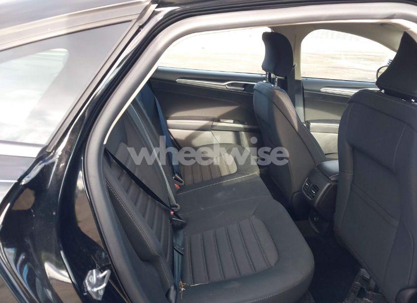 Photo 8 of 2018 Ford Fusion SE (VIN 3FA6P0HDXJR264282)