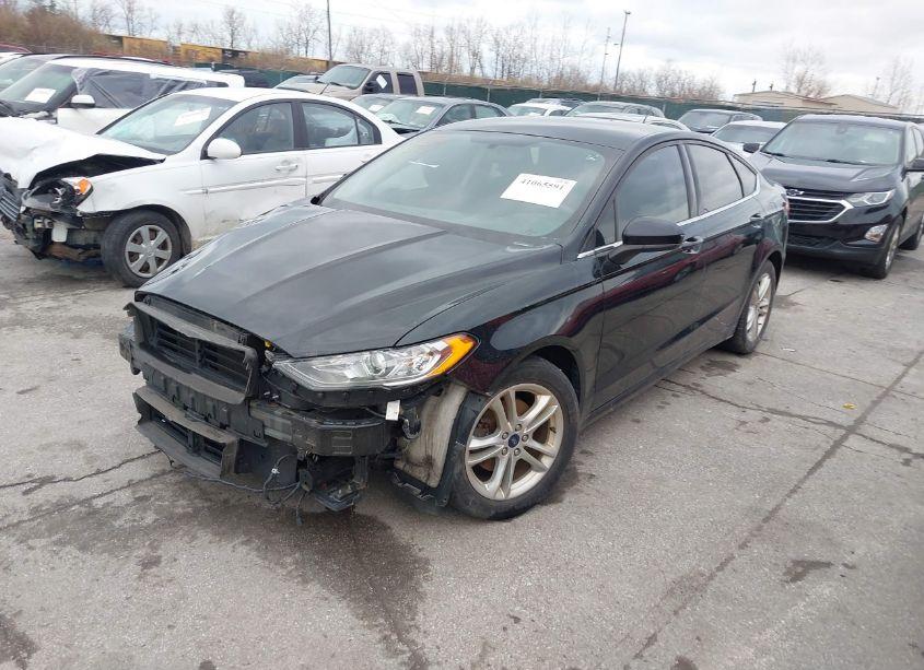 Photo 2 of 2018 Ford Fusion SE (VIN 3FA6P0HDXJR265982)