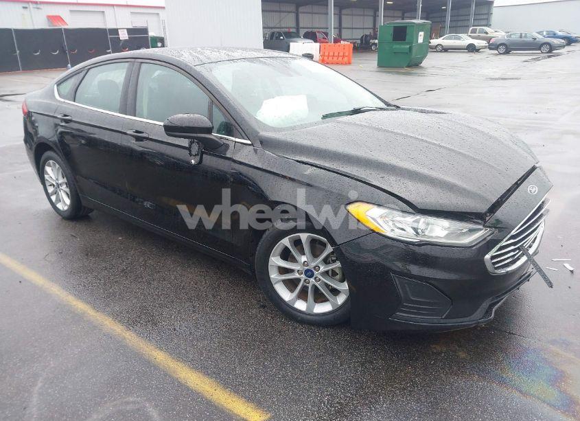 2019 Ford Fusion SE (VIN 3FA6P0HDXKR203516) main photo