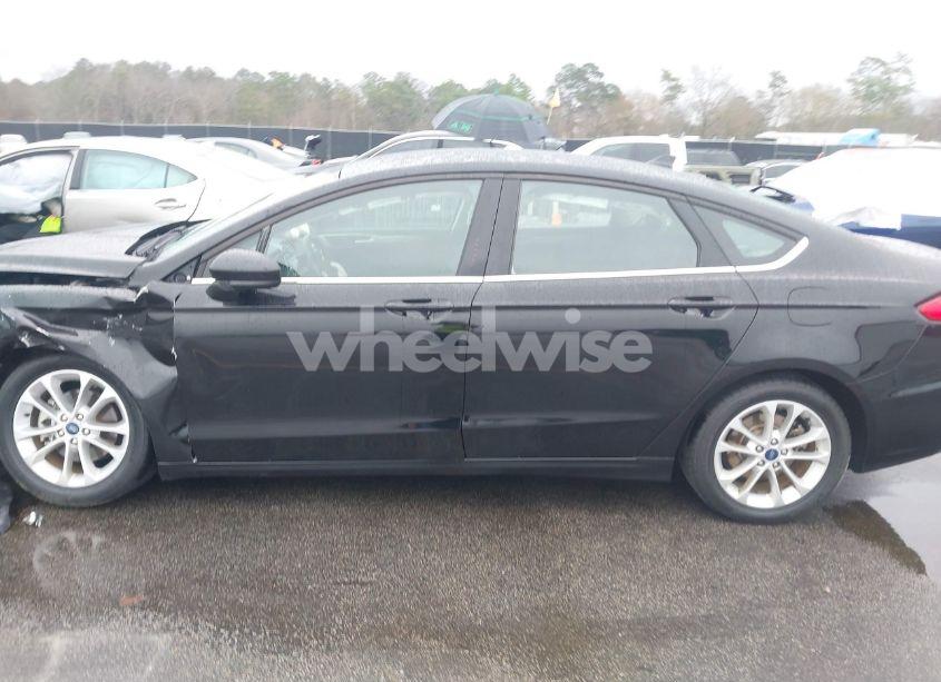 Photo 14 of 2019 Ford Fusion SE (VIN 3FA6P0HDXKR203516)