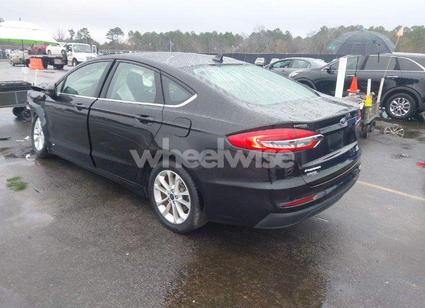 Photo 3 of 2019 Ford Fusion SE (VIN 3FA6P0HDXKR203516)