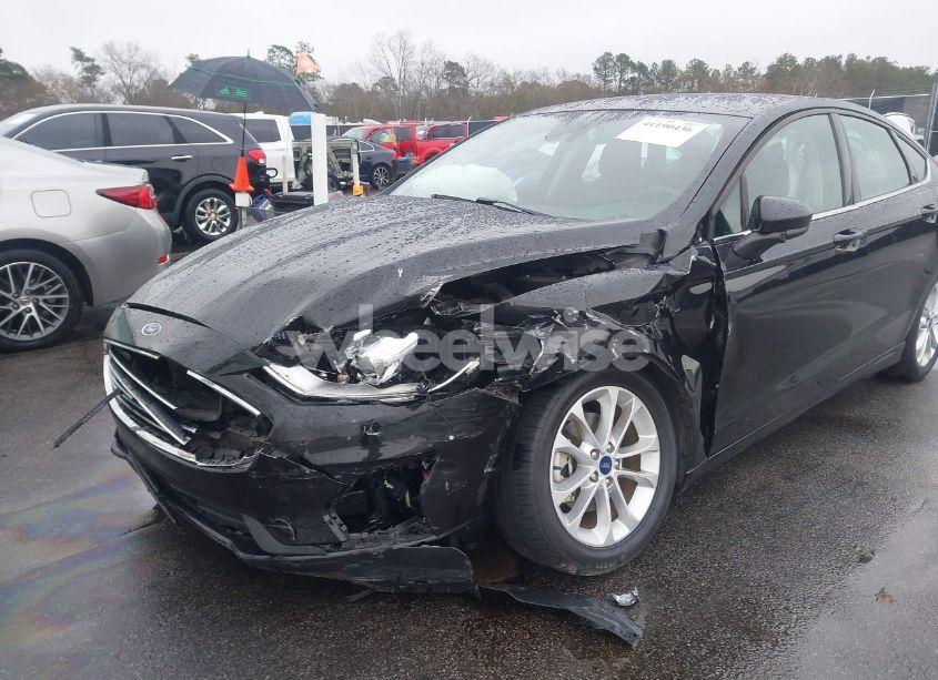 Photo 6 of 2019 Ford Fusion SE (VIN 3FA6P0HDXKR203516)