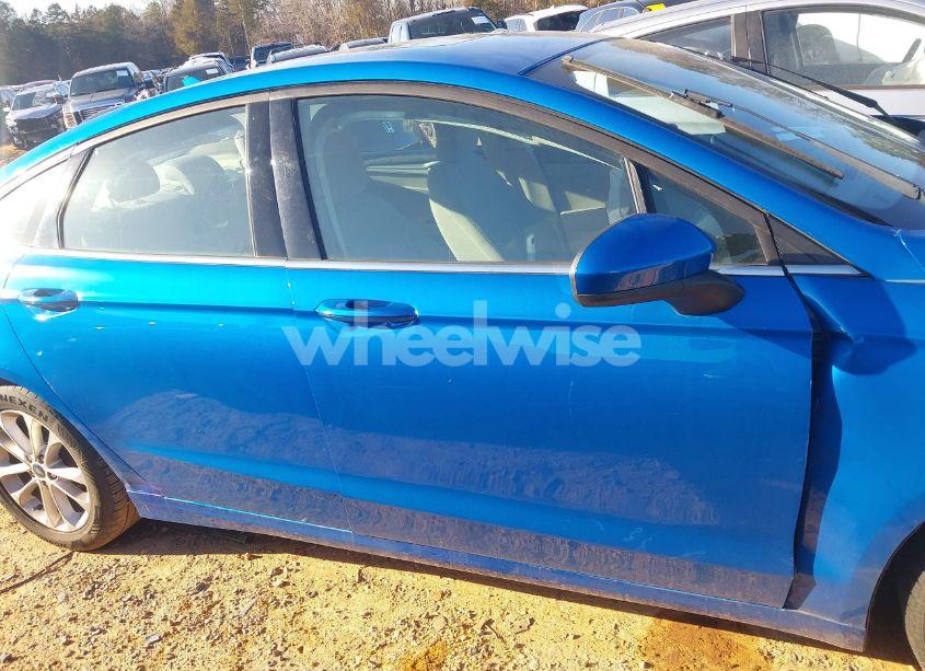 Photo 13 of 2019 Ford Fusion SE (VIN 3FA6P0HDXKR244647)